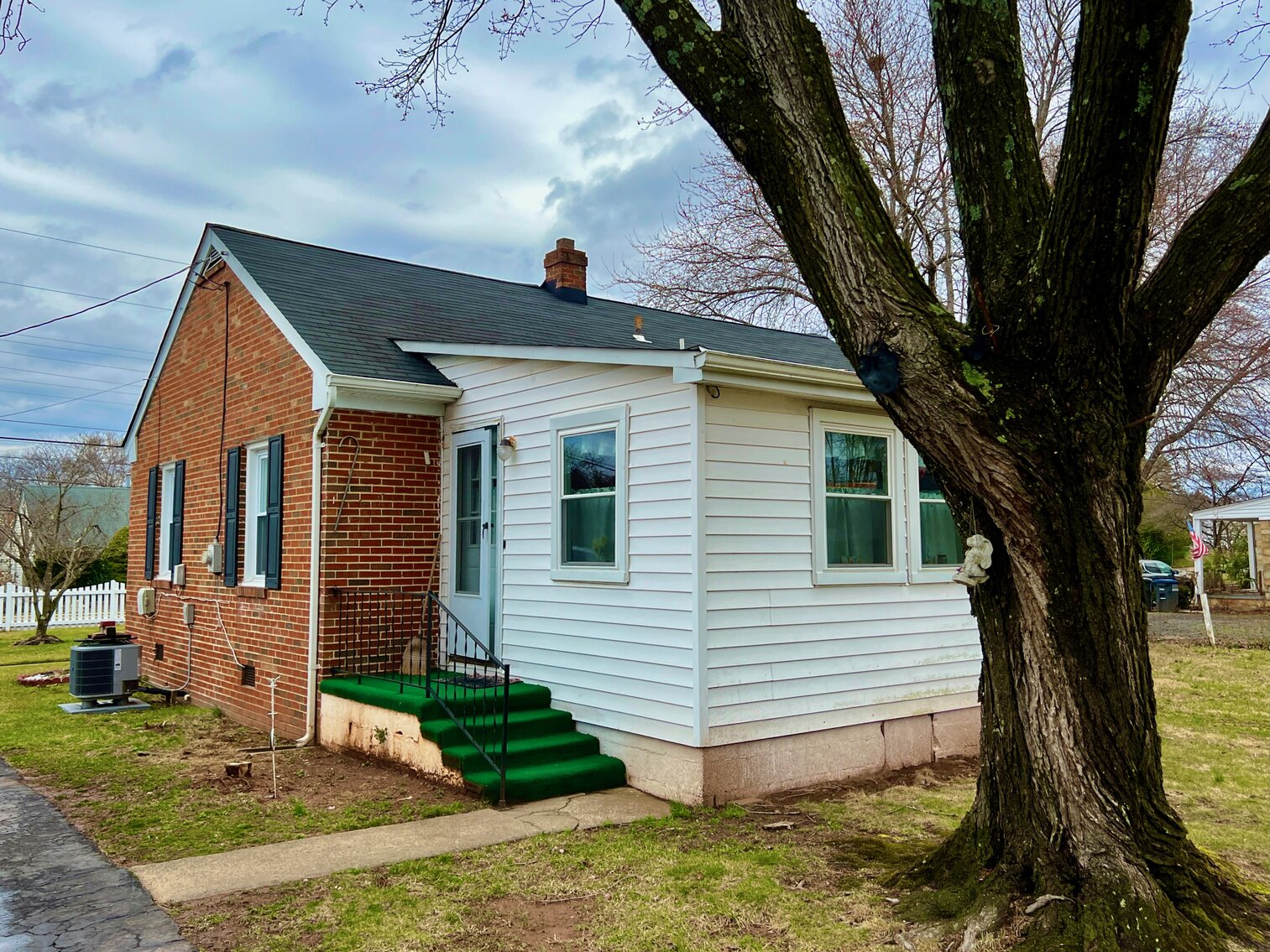 Image for 2 BR/1 BA Brick Home on .46 +/- Acre Lot in the Heart of Manassas, VA (Prince William County)--SELLING to the HIGHEST BIDDER!!