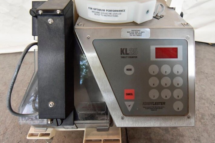 Image for ***SOLD*** MJK1550 KL 25 Capsule/Tablet Counter