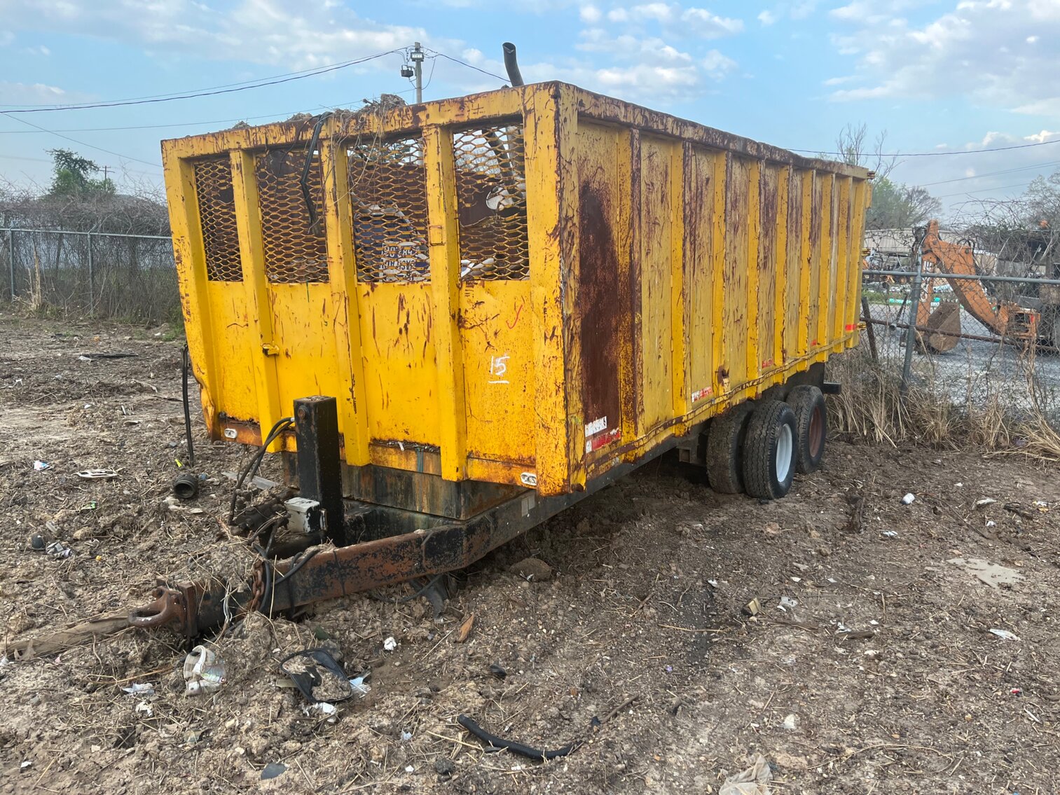 18FT PENTAL HITCH DUMP TRAILER, NO TITLE