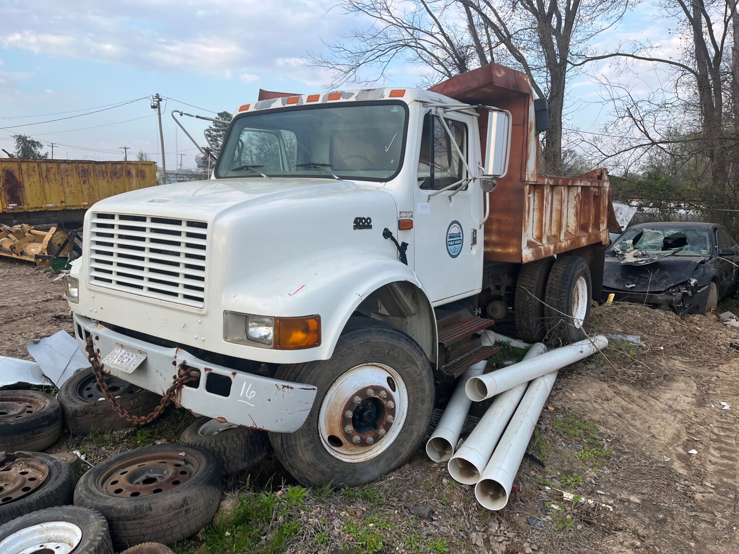 2000 INTERNATIONAL 4700 DUMP TRUCK, NO TITLE