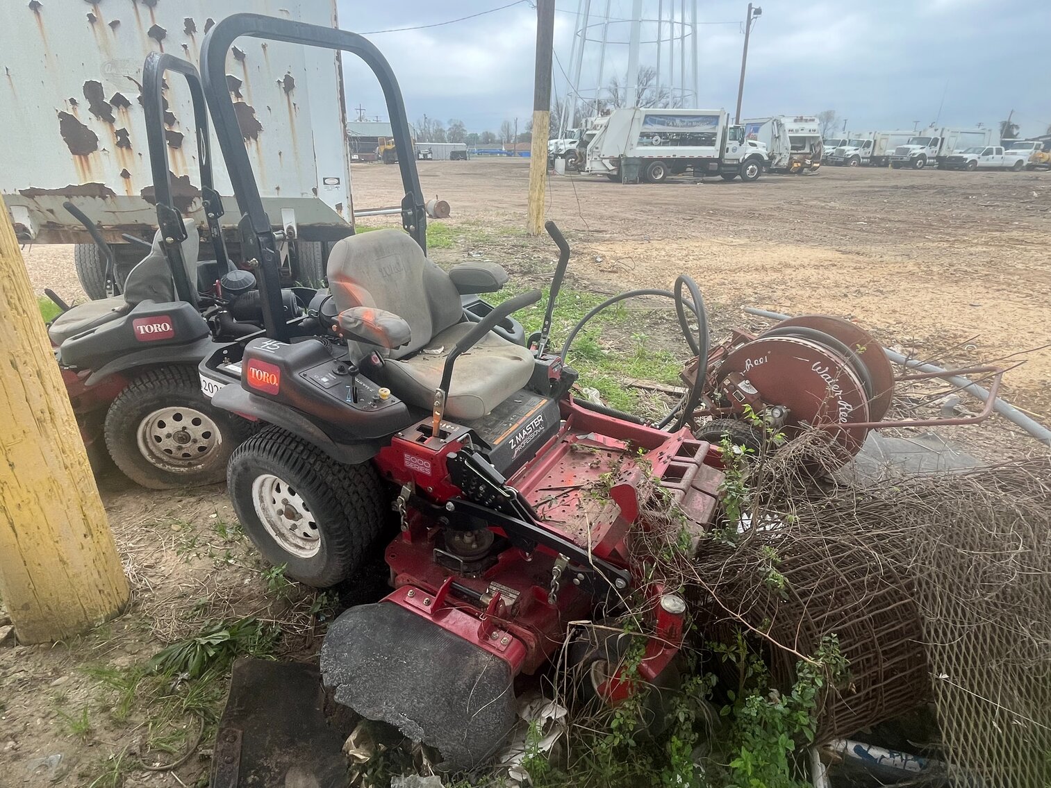 TORO 5000 SERIES ZERO TURN MOWER