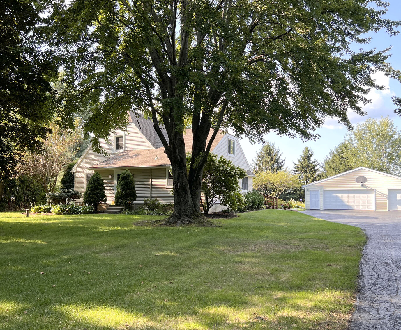 5734 Weckerly Road, Whitehouse, Ohio 43571