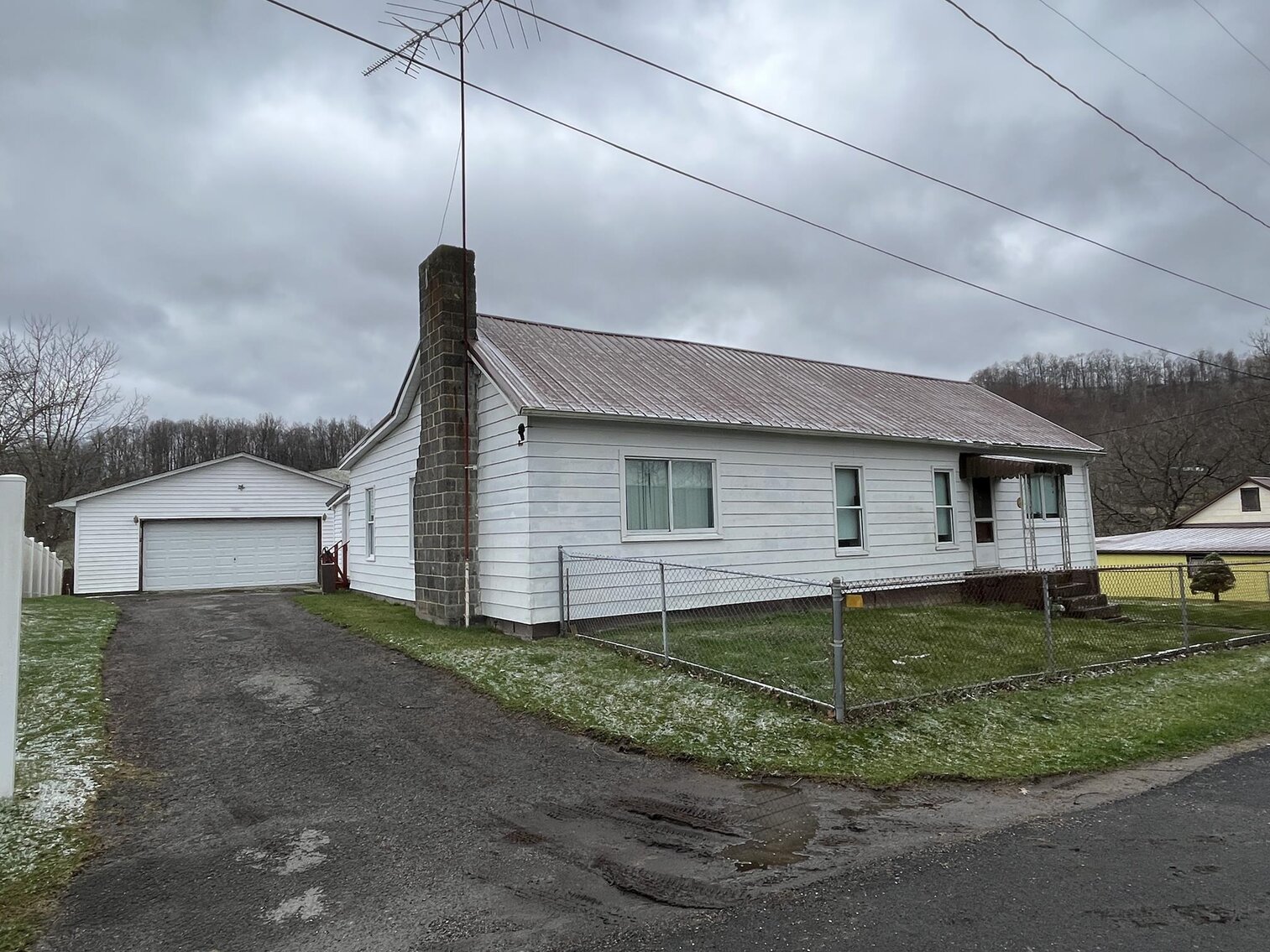 Image for SOLD $67,100 - 4 Bedroom with Oversized Garage