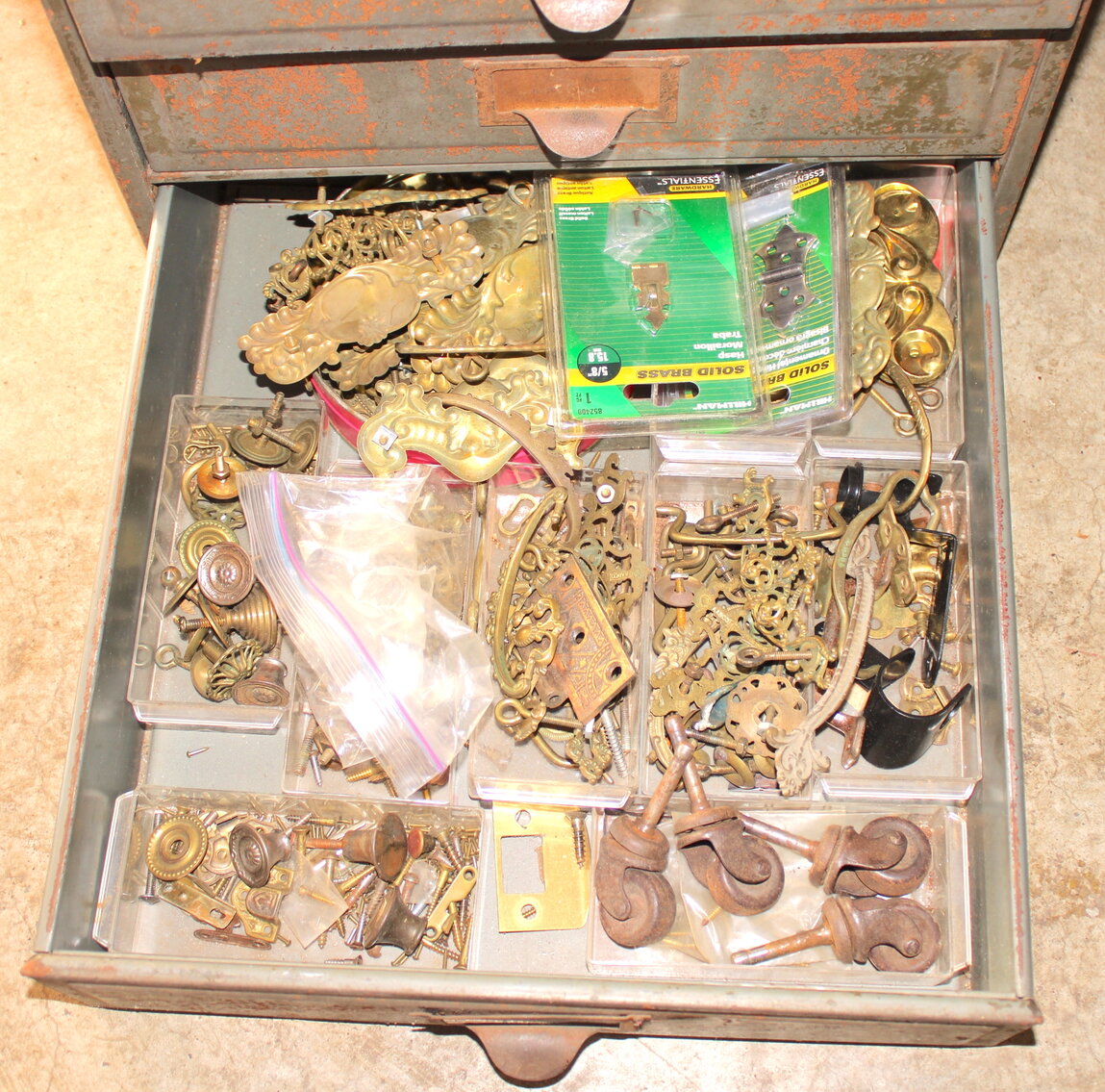 Image for LIVING ESTATE AUCTION