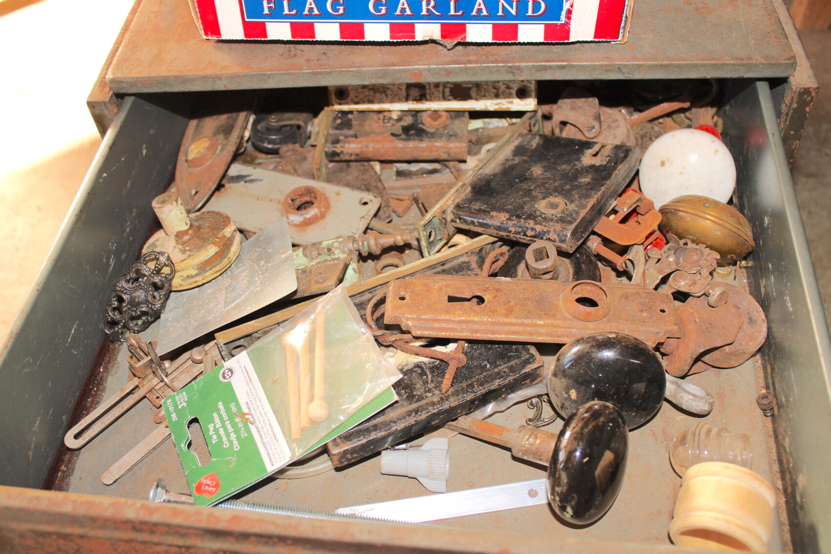 Image for LIVING ESTATE AUCTION