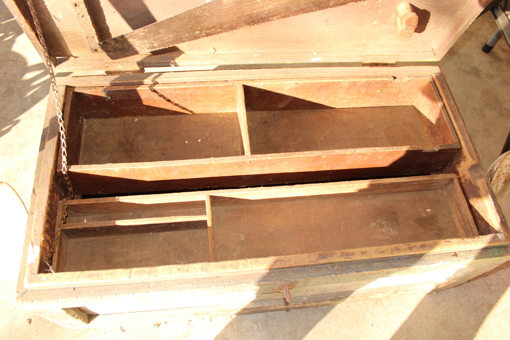 Image for LIVING ESTATE AUCTION