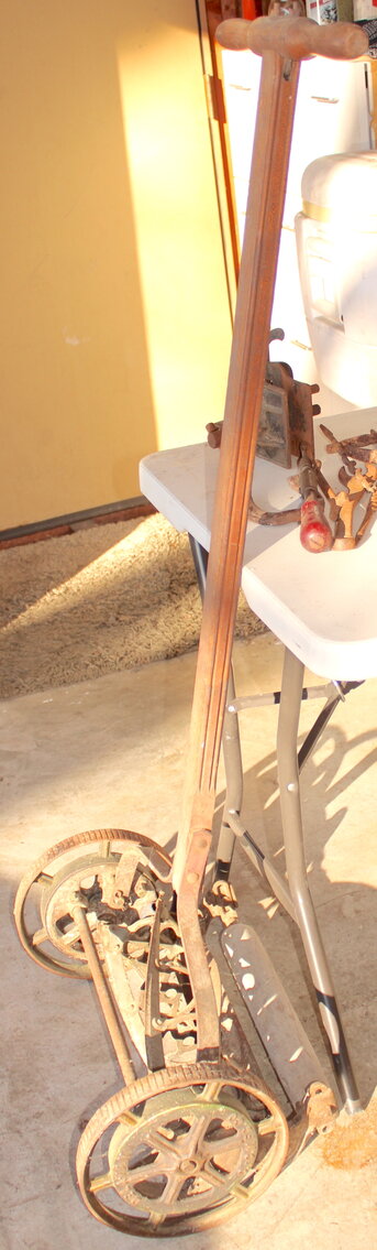 Image for LIVING ESTATE AUCTION