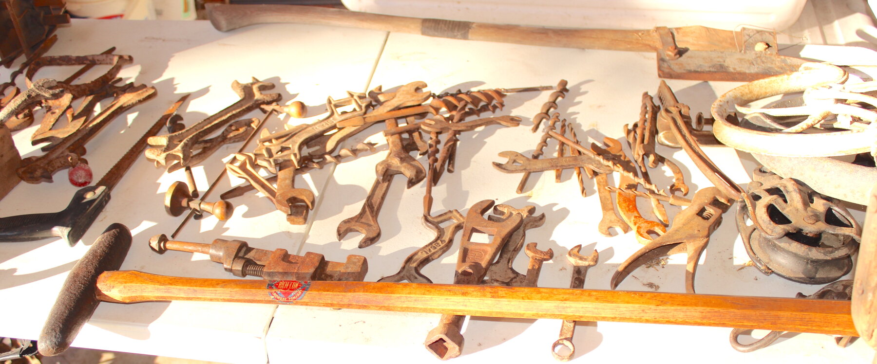 Image for LIVING ESTATE AUCTION