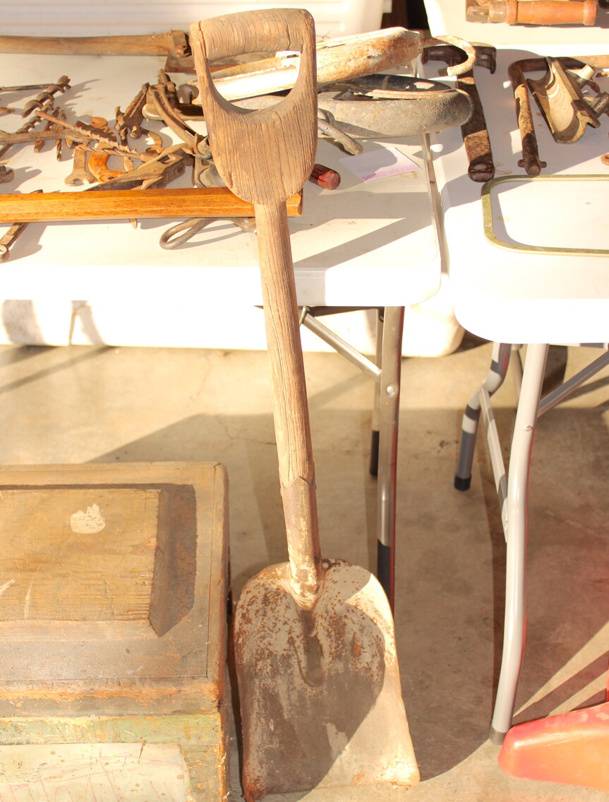 Image for LIVING ESTATE AUCTION