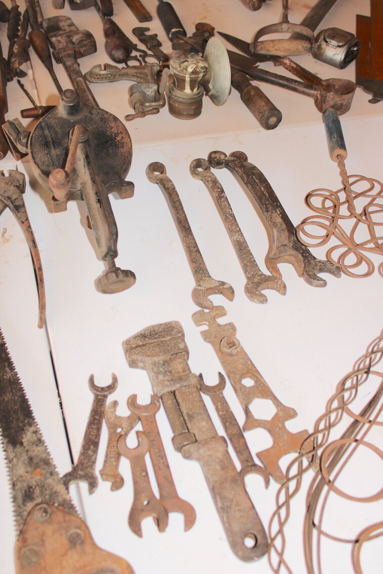 Image for LIVING ESTATE AUCTION