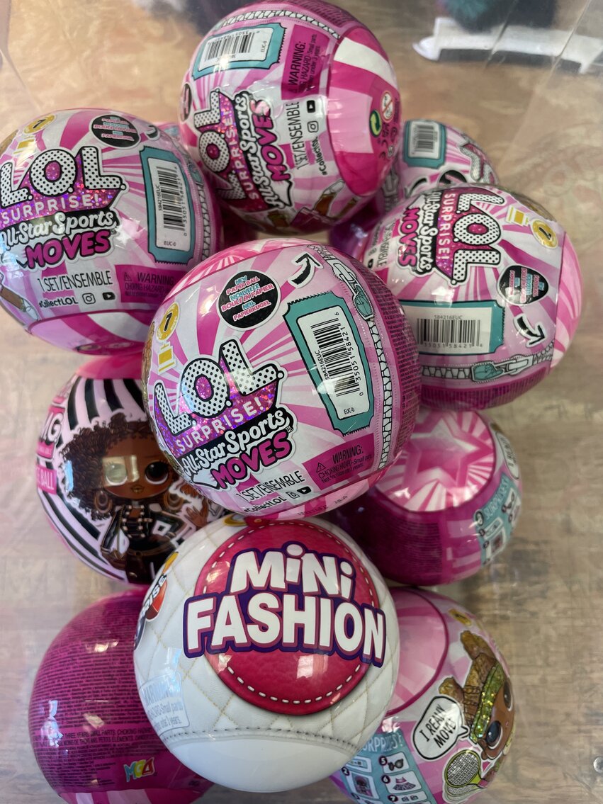 Set of LOL Doll Surprise Balls + 1 Mini Fashion Ball