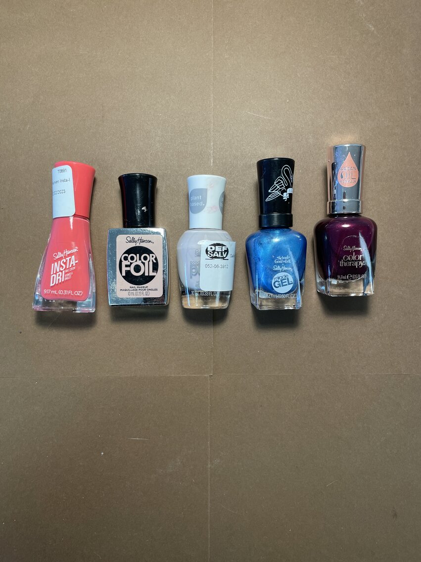 Set of 5 Sally Hansen Nail Polish 