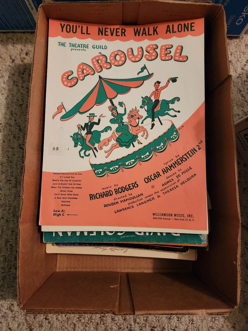 Image for LIVING ESTATE AUCTION