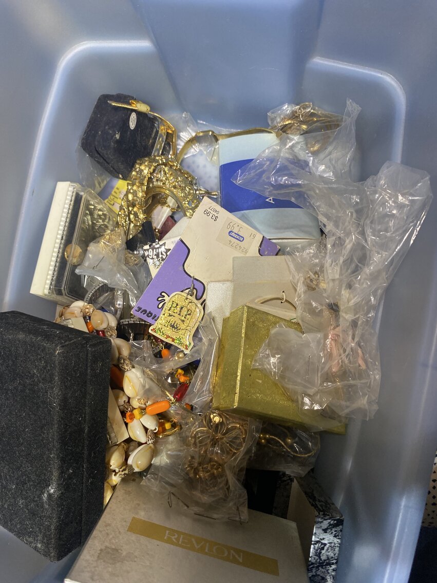 Image for HUGE 2-RING COLLECTOR'S ESTATE AUCTION