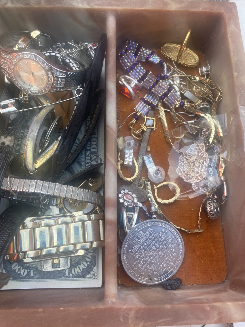 Image for HUGE 2-RING COLLECTOR'S ESTATE AUCTION