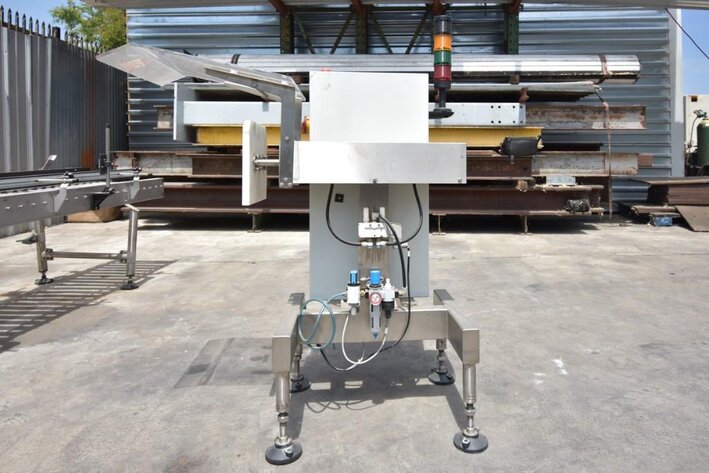 Image for ***SOLD*** MJK1169 Mettler Toledo Metal Check With Automated Push