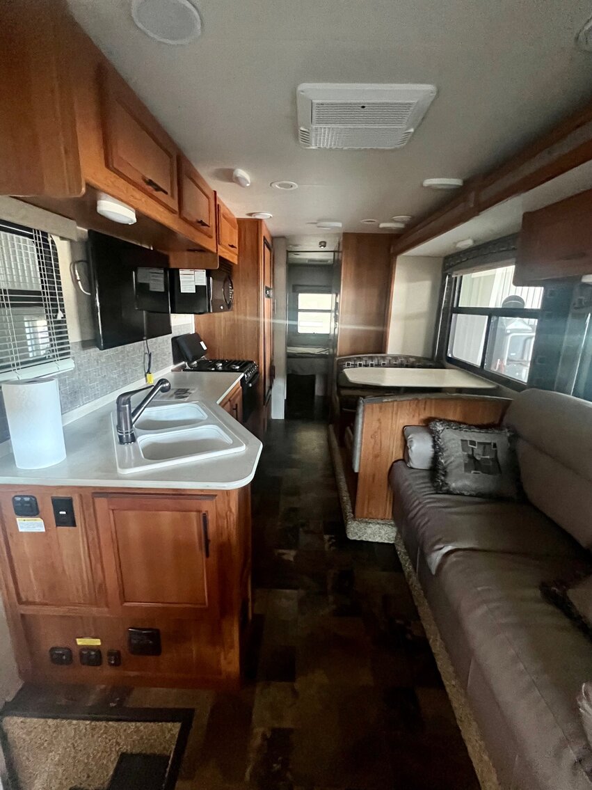 Image for Absolute Online Only 2016 31V Jayco Alante Motor Home