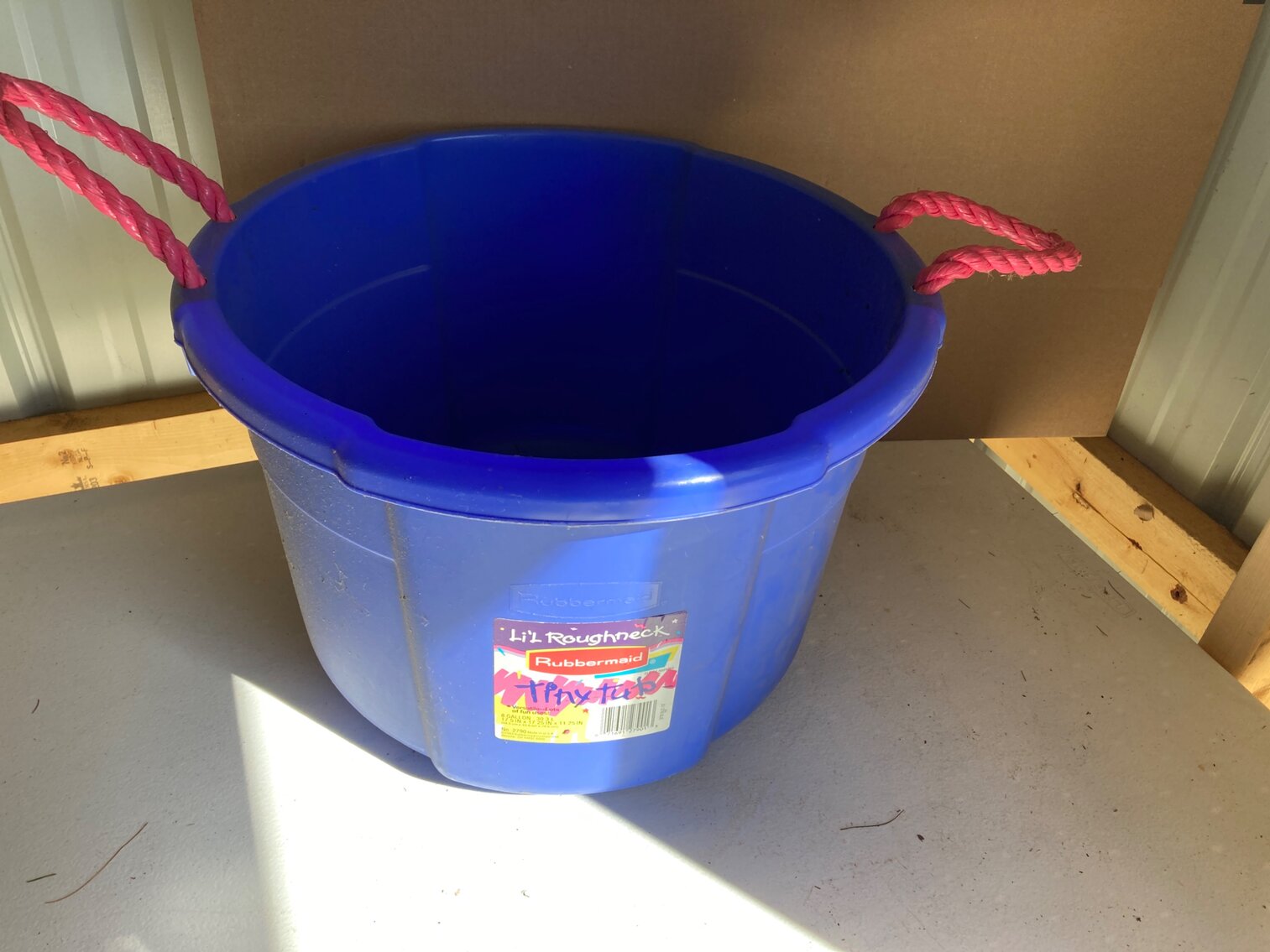 Rubbermaid Tiny Tub