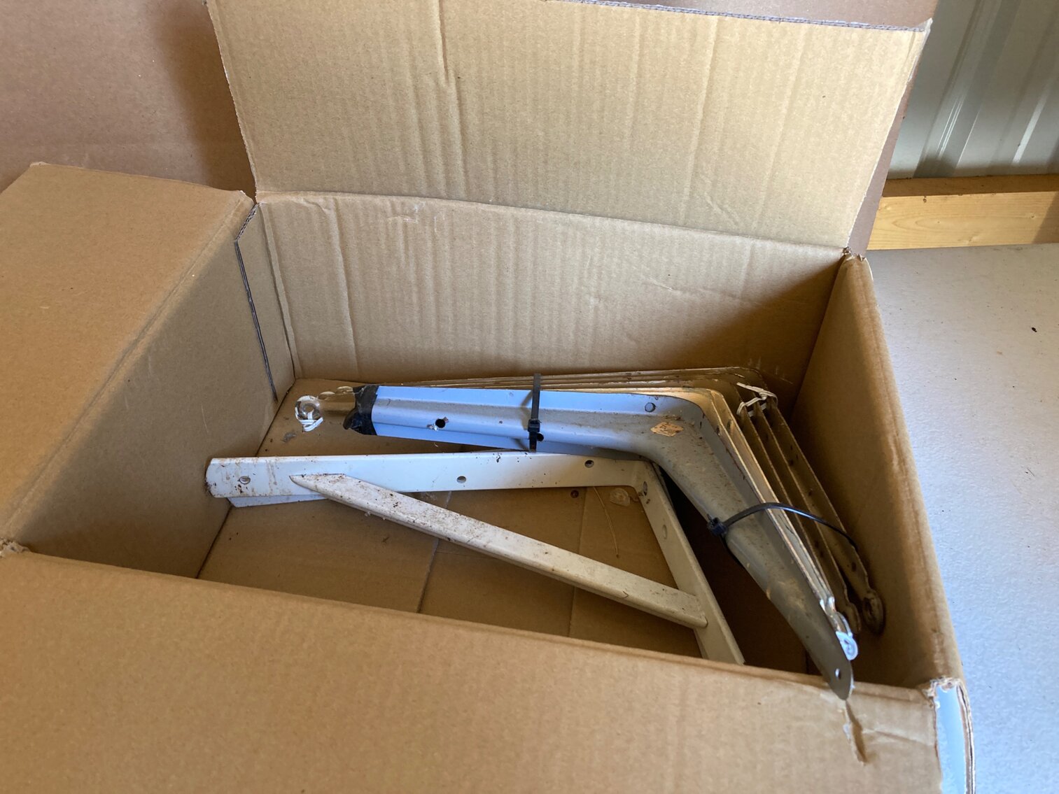 Metal Shelf Brackets