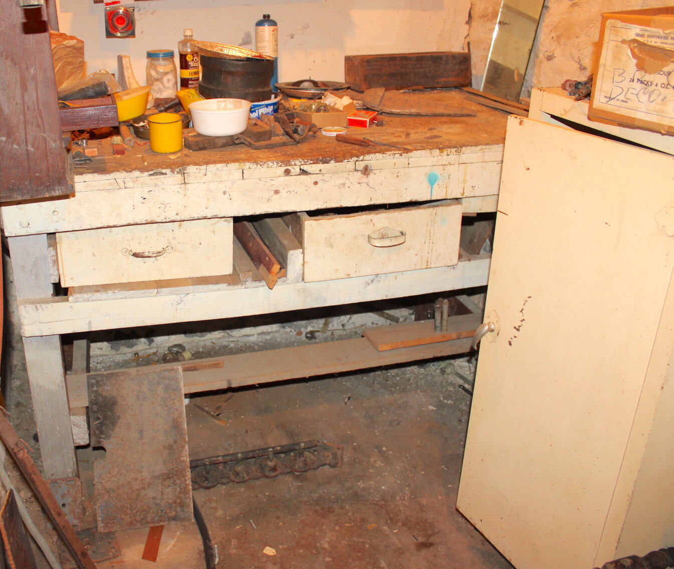 Image for ANTIQUE DEALER'S ESTATE AUCTION