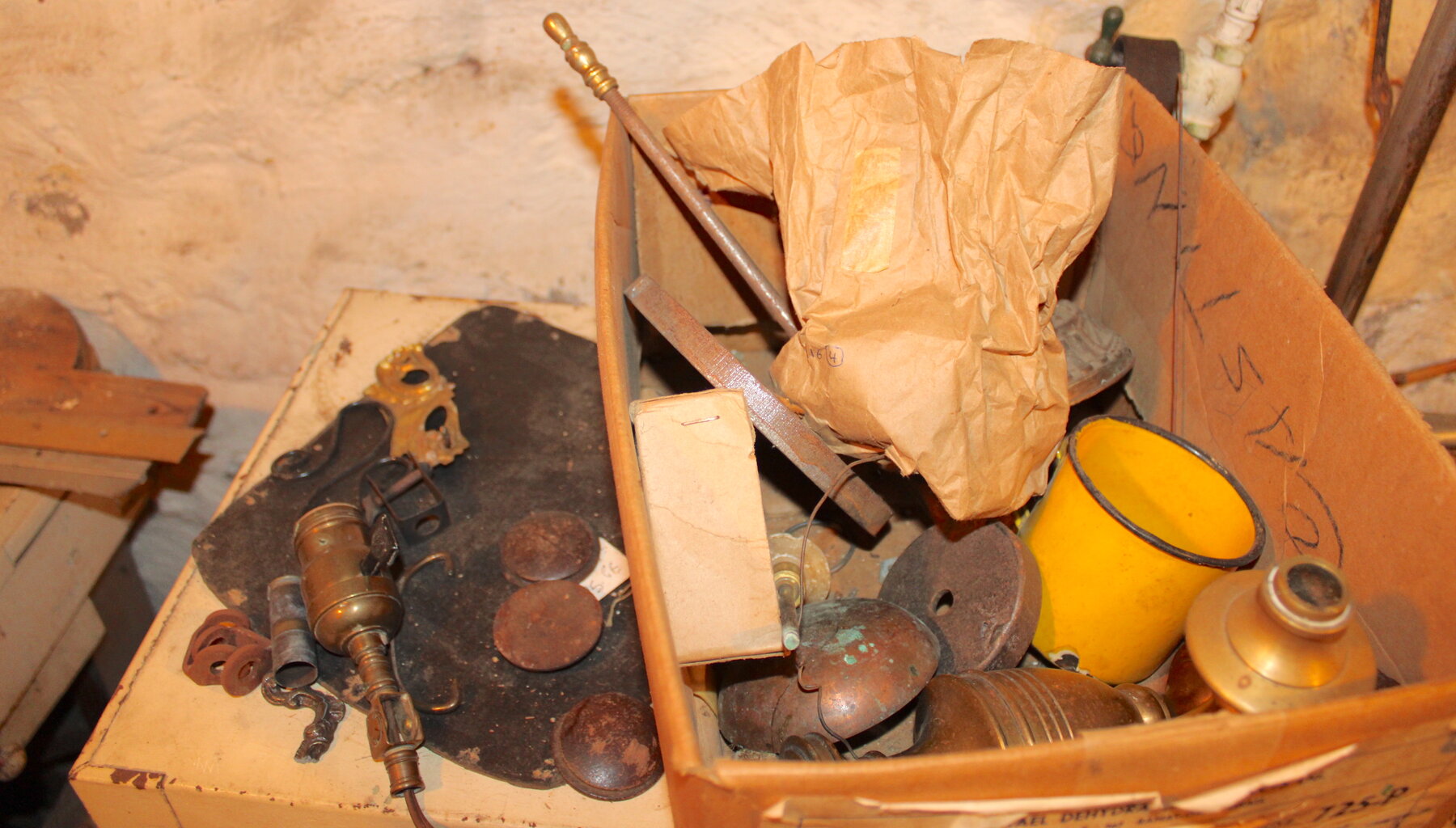 Image for ANTIQUE DEALER'S ESTATE AUCTION