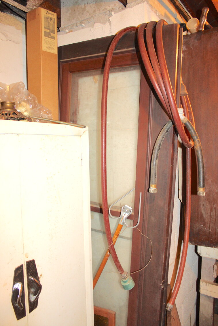 Image for ANTIQUE DEALER'S ESTATE AUCTION