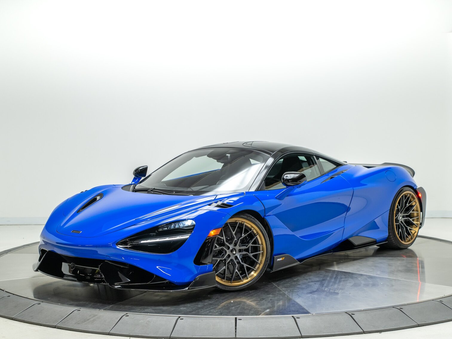 2021 MCLAREN 765LT 