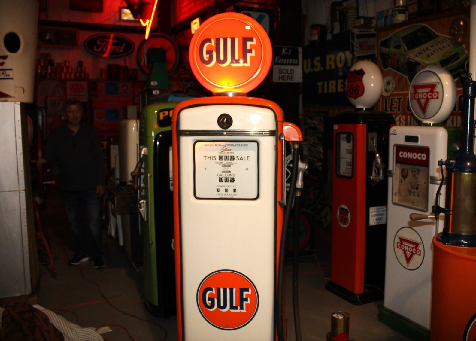GULF GAS PUMP