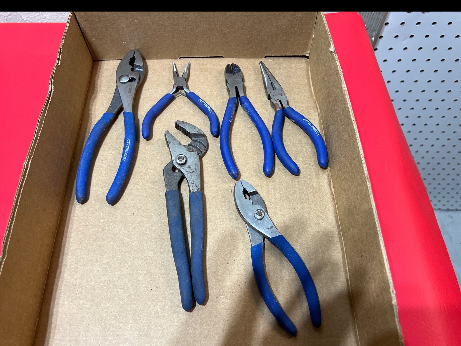 Miscellaneous pliers