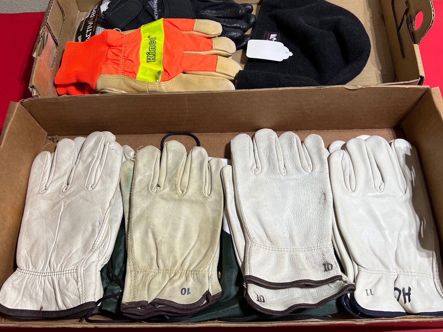 Miscellaneous leather gloves