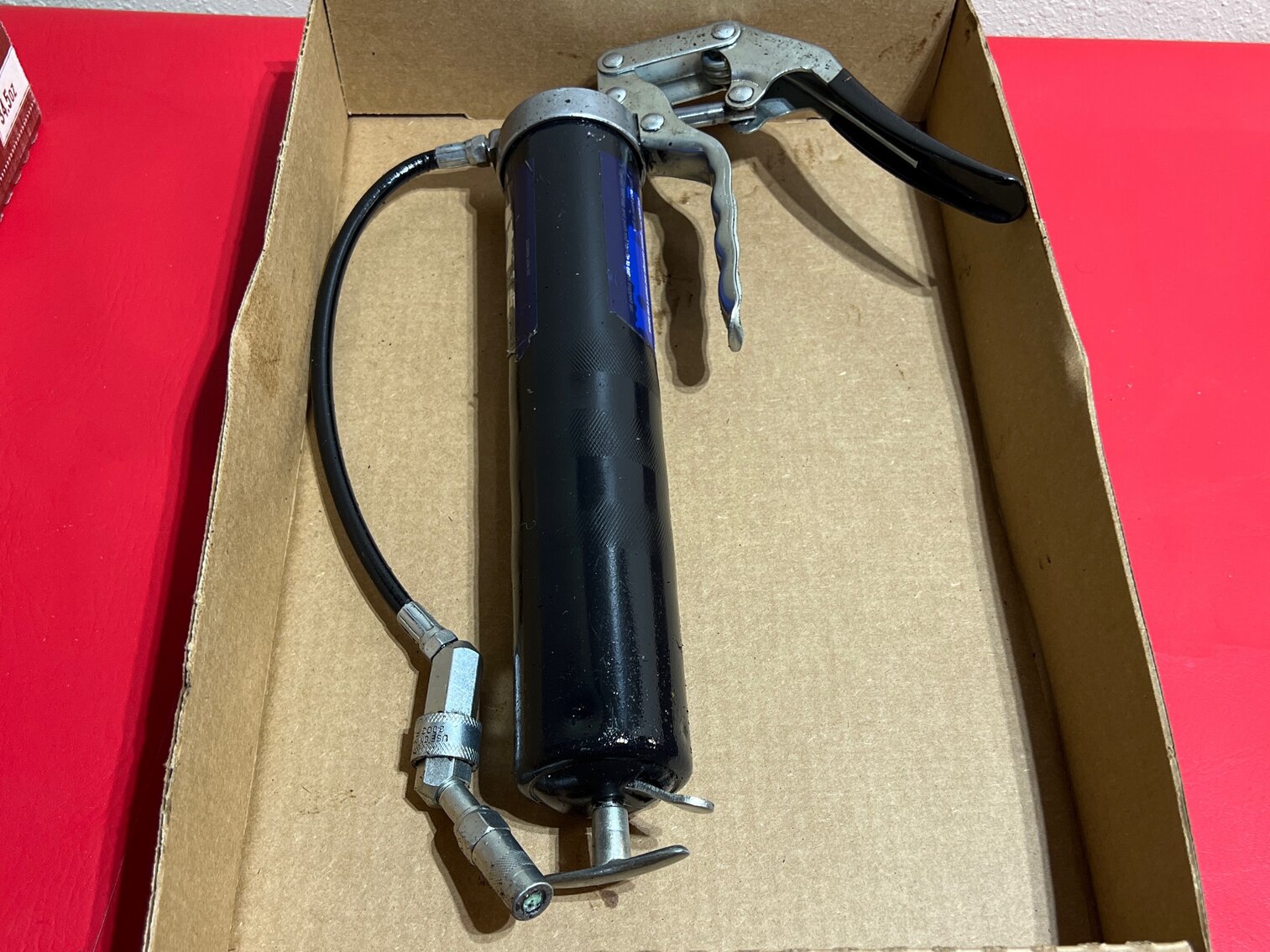 Heavy duty grease gun