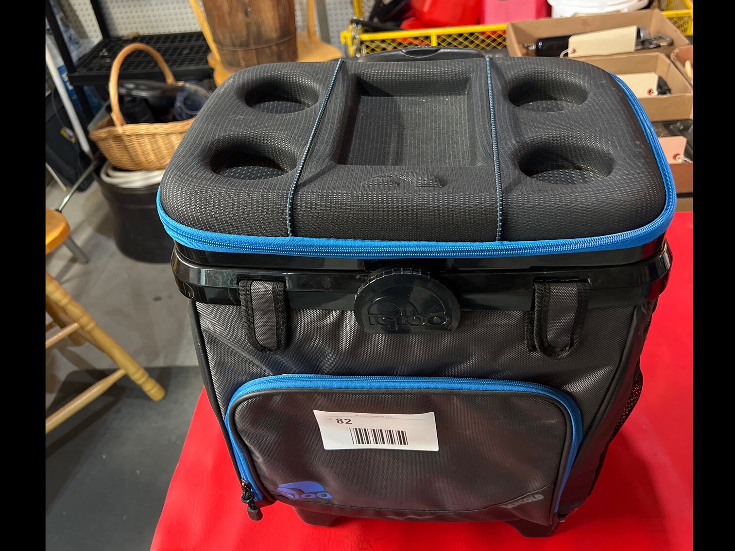 Igloo soft cooler with dolly kit