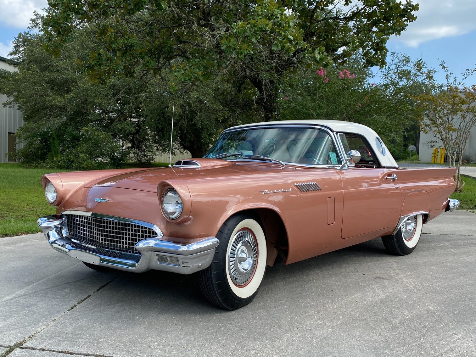 1957 FORD THUNDERBIRD