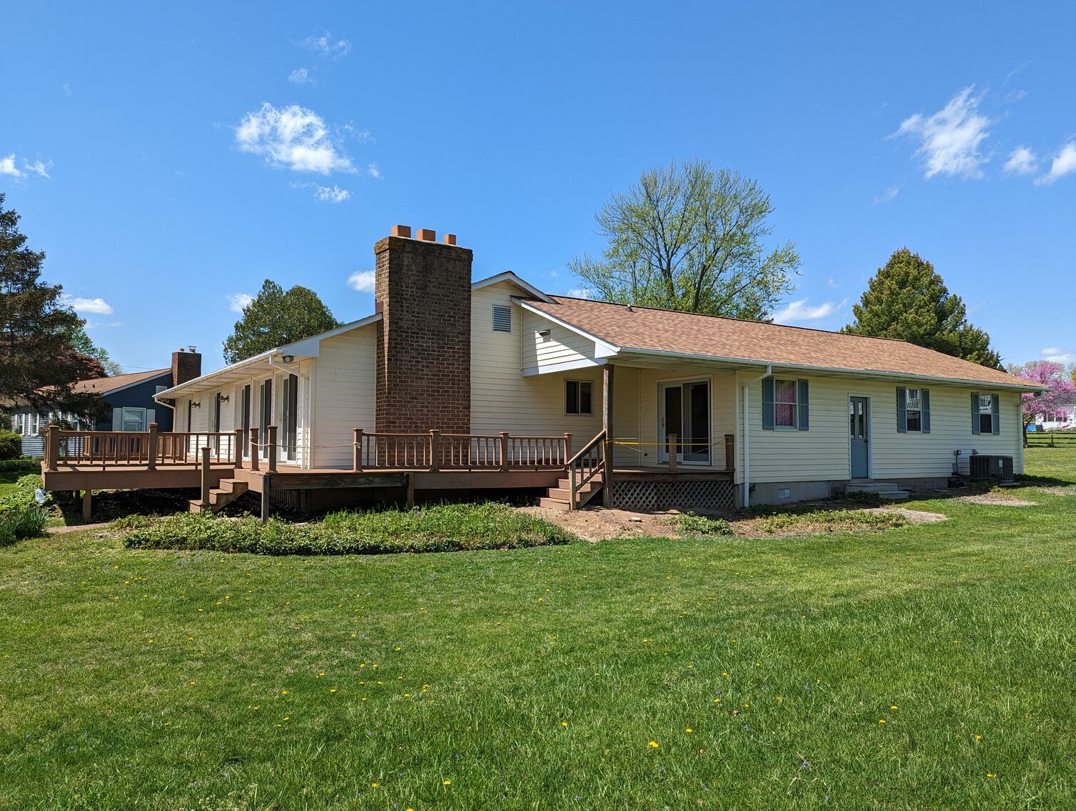 Image for 100+/- FT ON BUSH RIVER 4 BR, 2.5 BA RANCHER;  MULTI-SLIP 180+/- FT PIER W/ WATER & ELECTRIC; ATT. 2-CAR GARAGE / 0.9+/- ACRE LOT W/ CONTENT