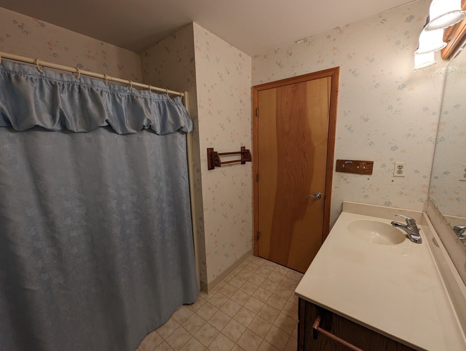 Image for 100+/- FT ON BUSH RIVER 4 BR, 2.5 BA RANCHER;  MULTI-SLIP 180+/- FT PIER W/ WATER & ELECTRIC; ATT. 2-CAR GARAGE / 0.9+/- ACRE LOT W/ CONTENT