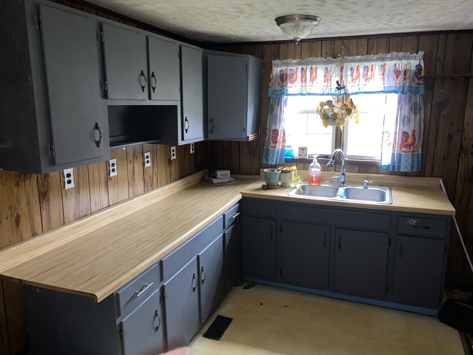 Image for SOLD $40,700 - 3 Bedroom House and Mobile Home Selling to the Highest Bidder