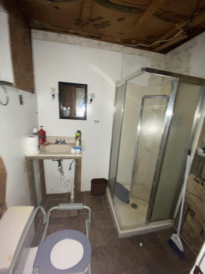 Image for SOLD $40,700 - 3 Bedroom House and Mobile Home Selling to the Highest Bidder