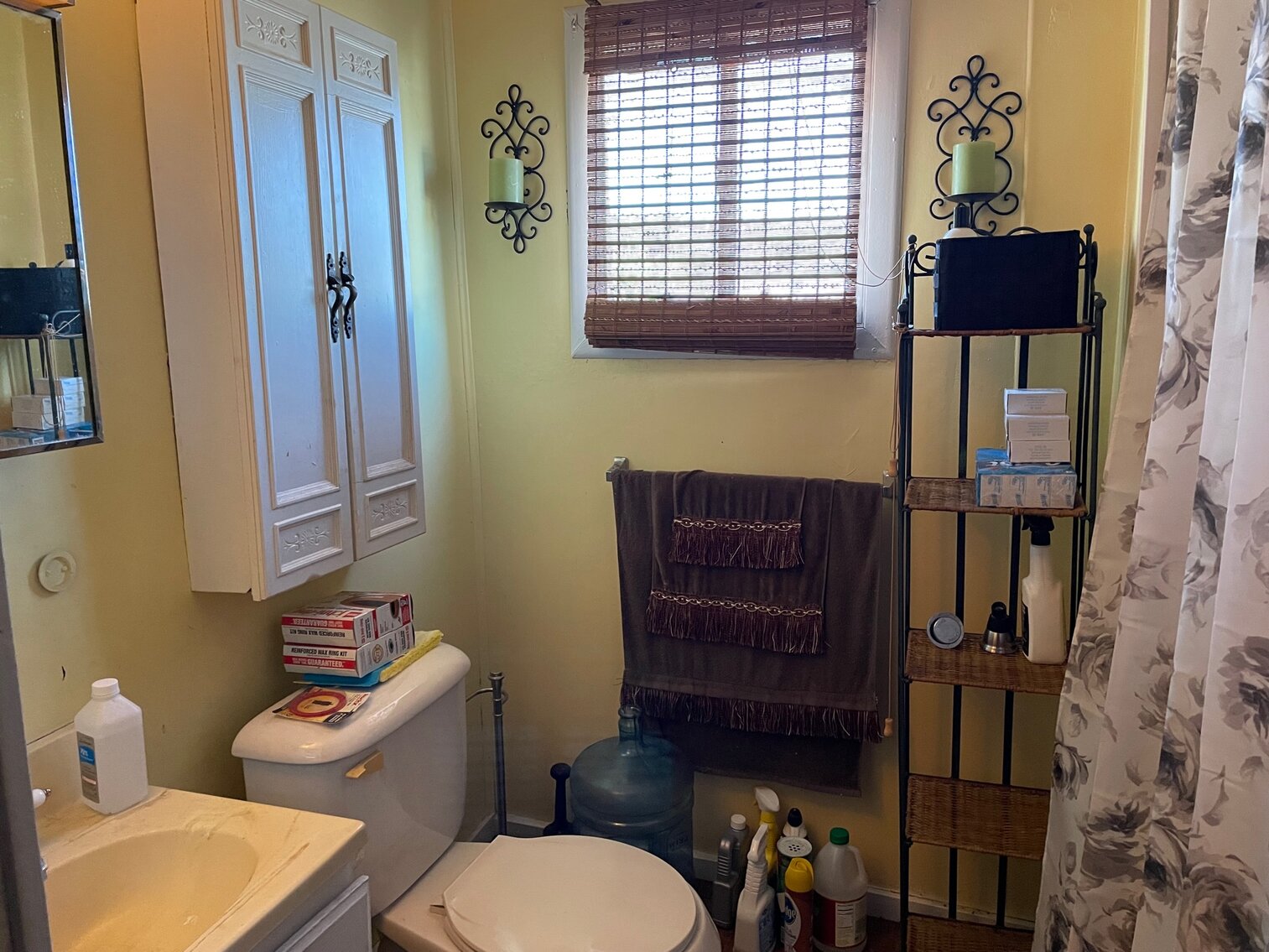 Image for SOLD $42,900 - 4 Bedroom home with Detached Apartment