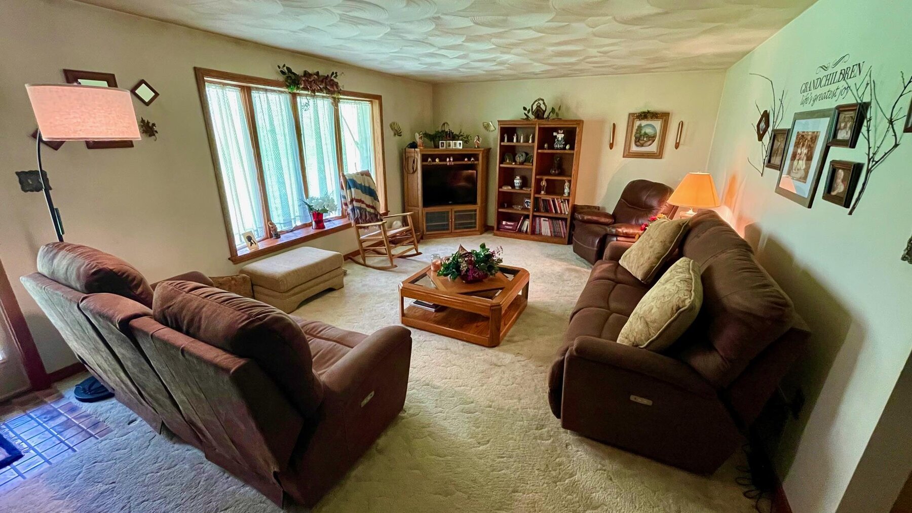 Image for SOLD $231,000 - Spacious 3 Bedroom on 1 Acre