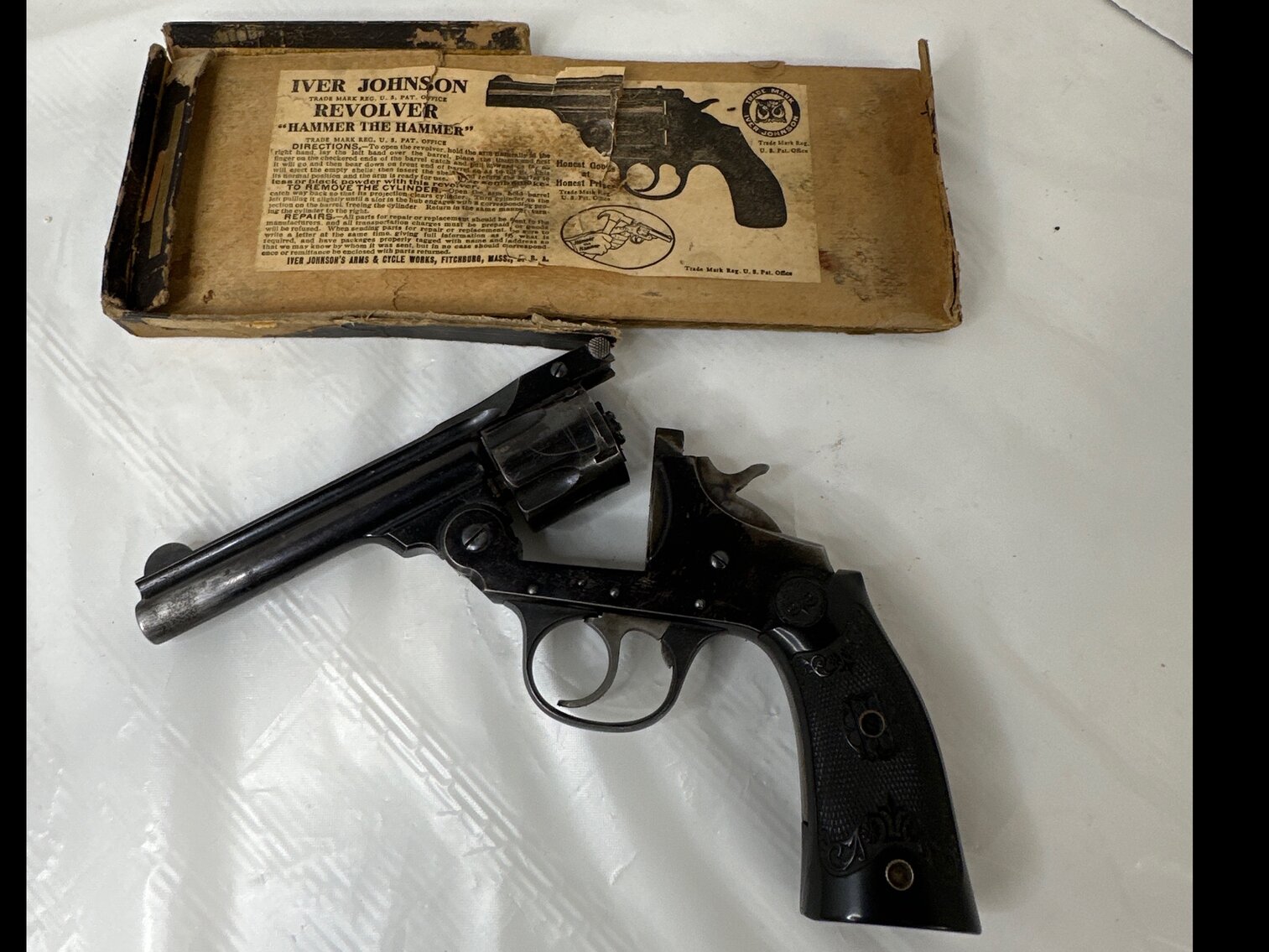 IVER JOHNSON Revolver