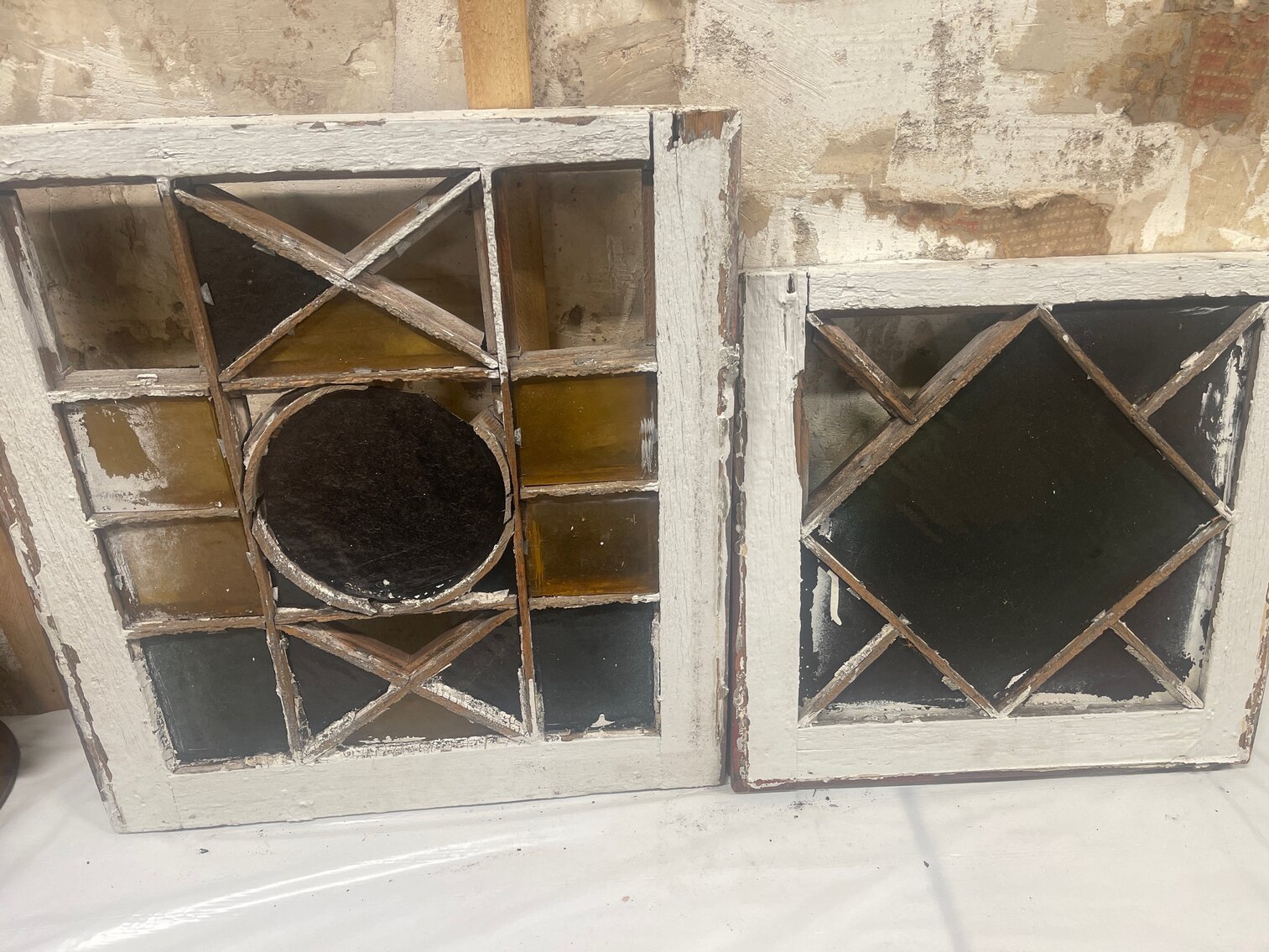 2 Decorative Windows