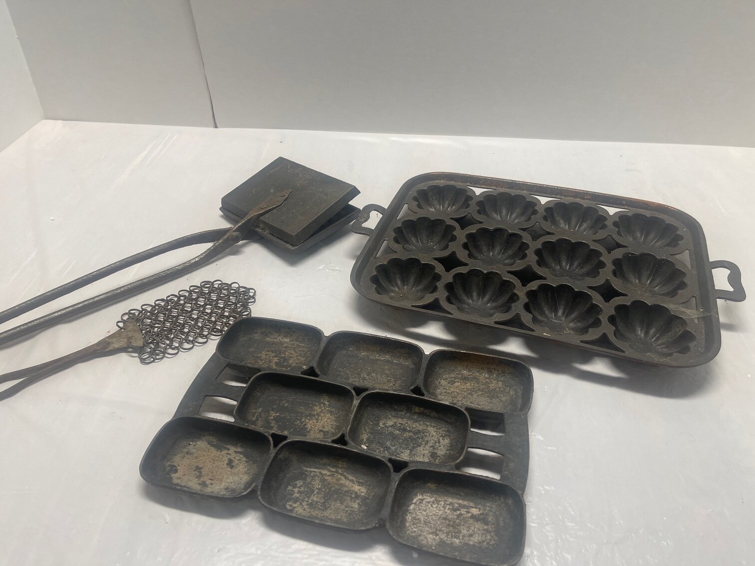 Cast Pieces w pot Scrubber