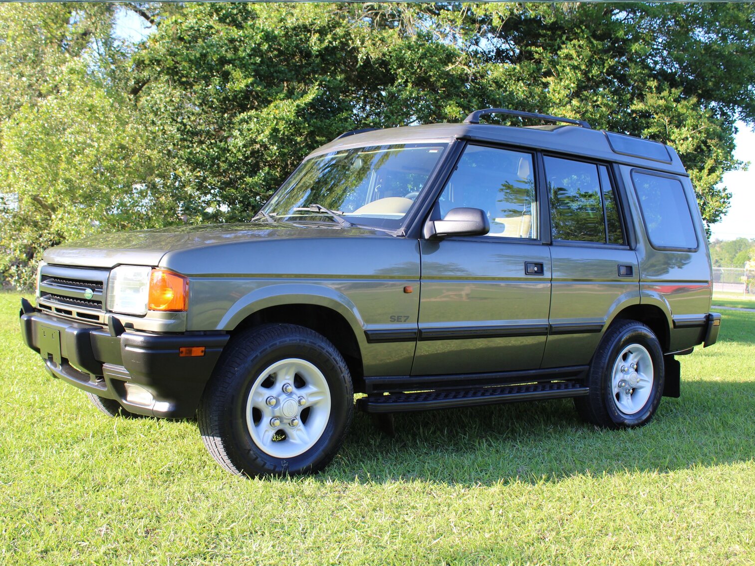 1997 LAND ROVER DISCOVERY  | Offered at No Reserve