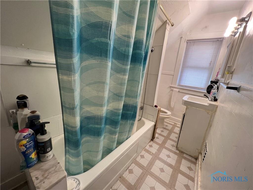 Image for MINIMUM BID AUCTION $20,000! 324 Oconnell St