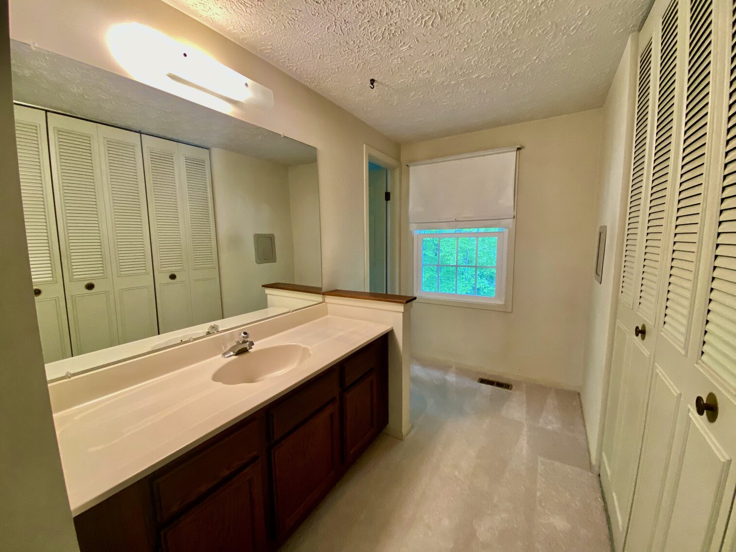 Image for 5 BR/2.5 BA Home w/Basement & Excellent Location in Fairfax County!!--SELLING to the HIGHEST BIDDER!!