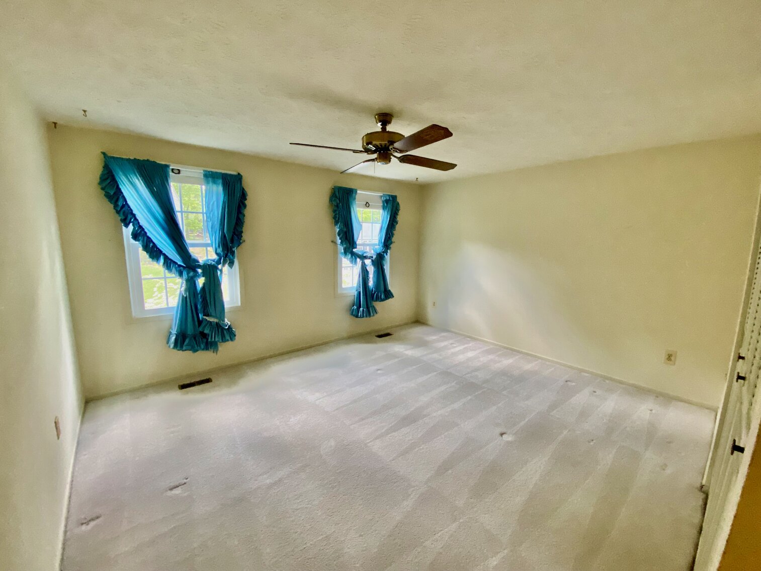 Image for 5 BR/2.5 BA Home w/Basement & Excellent Location in Fairfax County!!--SELLING to the HIGHEST BIDDER!!