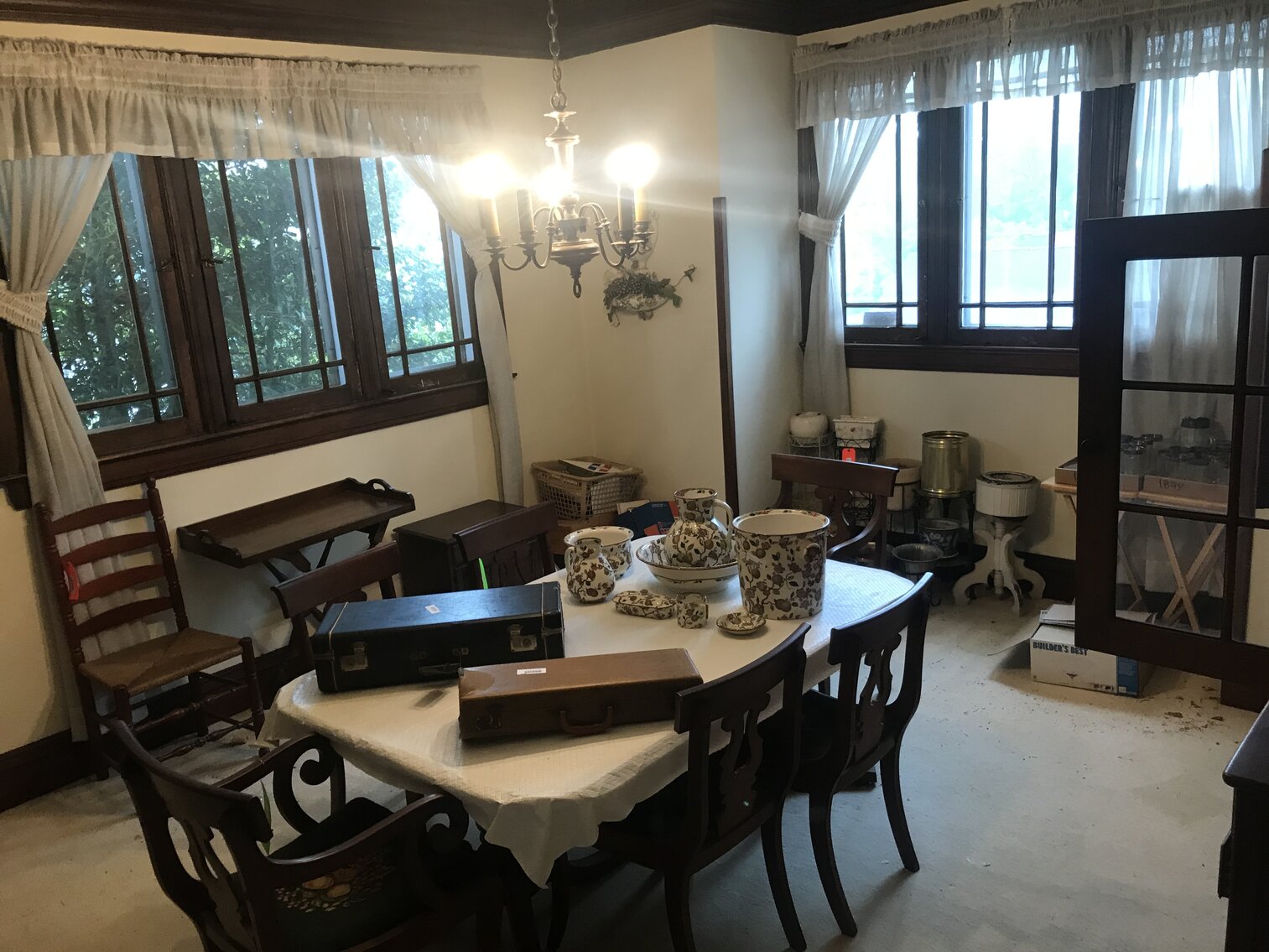 Image for SOLD $74,250 - Spacious 5 Bedroom in Charleston Selling to the Highest Bidder