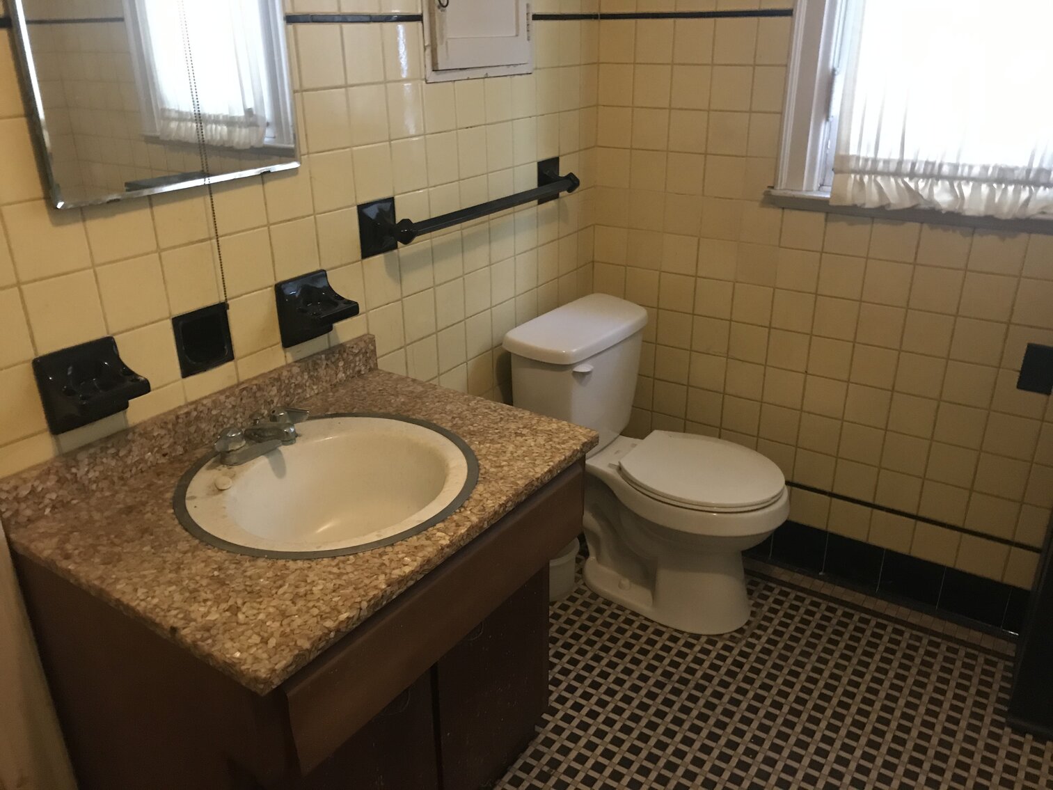 Image for SOLD $74,250 - Spacious 5 Bedroom in Charleston Selling to the Highest Bidder