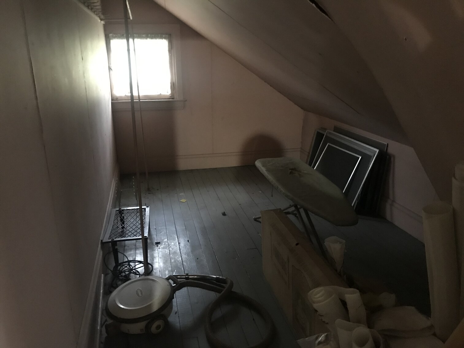 Image for SOLD $74,250 - Spacious 5 Bedroom in Charleston Selling to the Highest Bidder