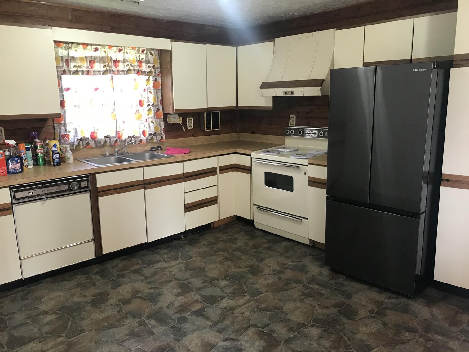 Image for SOLD $118,250 - 4 Bedroom Log Home in Eleanor